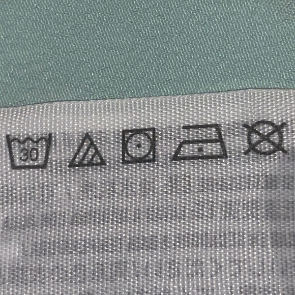 Brand New Hollister Satin Crop Top - Picture 5 of 11